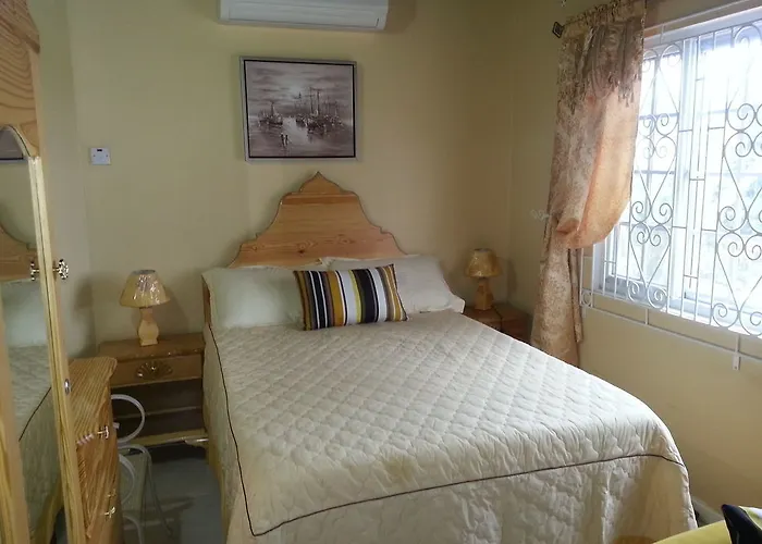 Bed & Breakfast The Retreat @ A Piece Of Paradise *